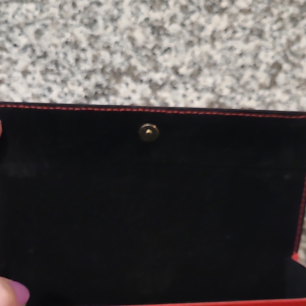 Guess Vibrant Red Clutch - Picture 4 of 6